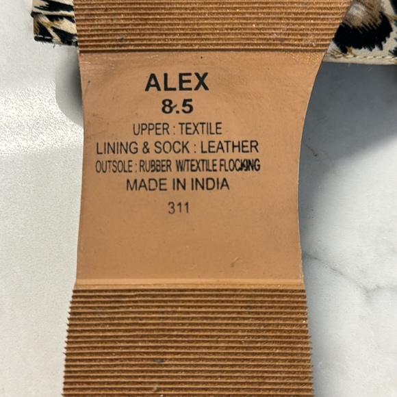 Steve Madden Women’s Alex Silky Animal Print Sandal Size 8.5 - Picture 6 of 6